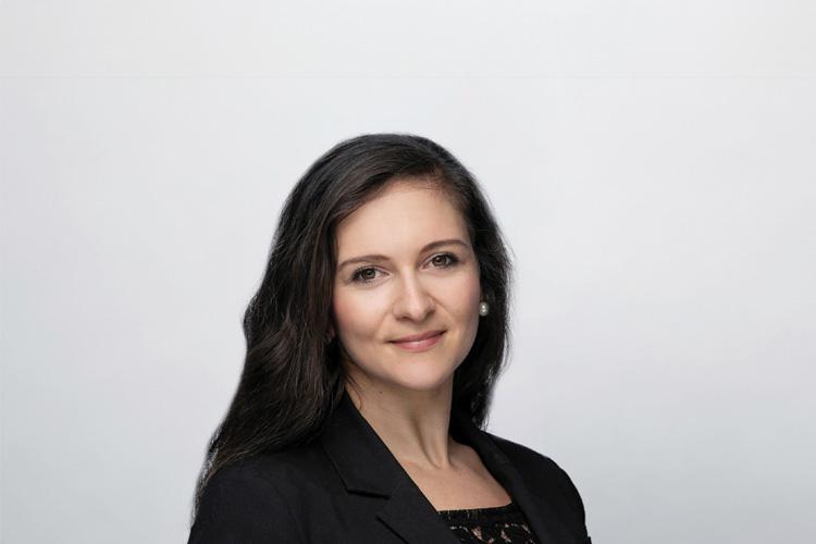 Heather Arentson Headshot